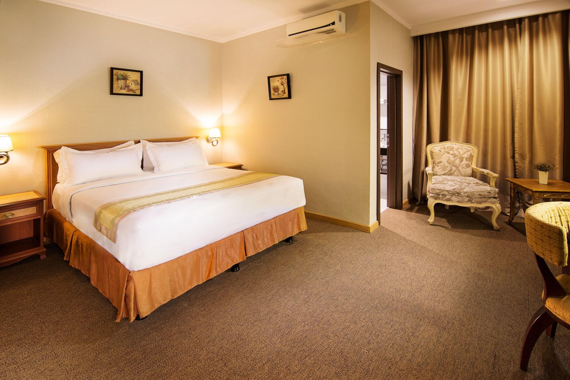 Menumbing Heritage Hotel Pangkal Pinang Exteriör bild