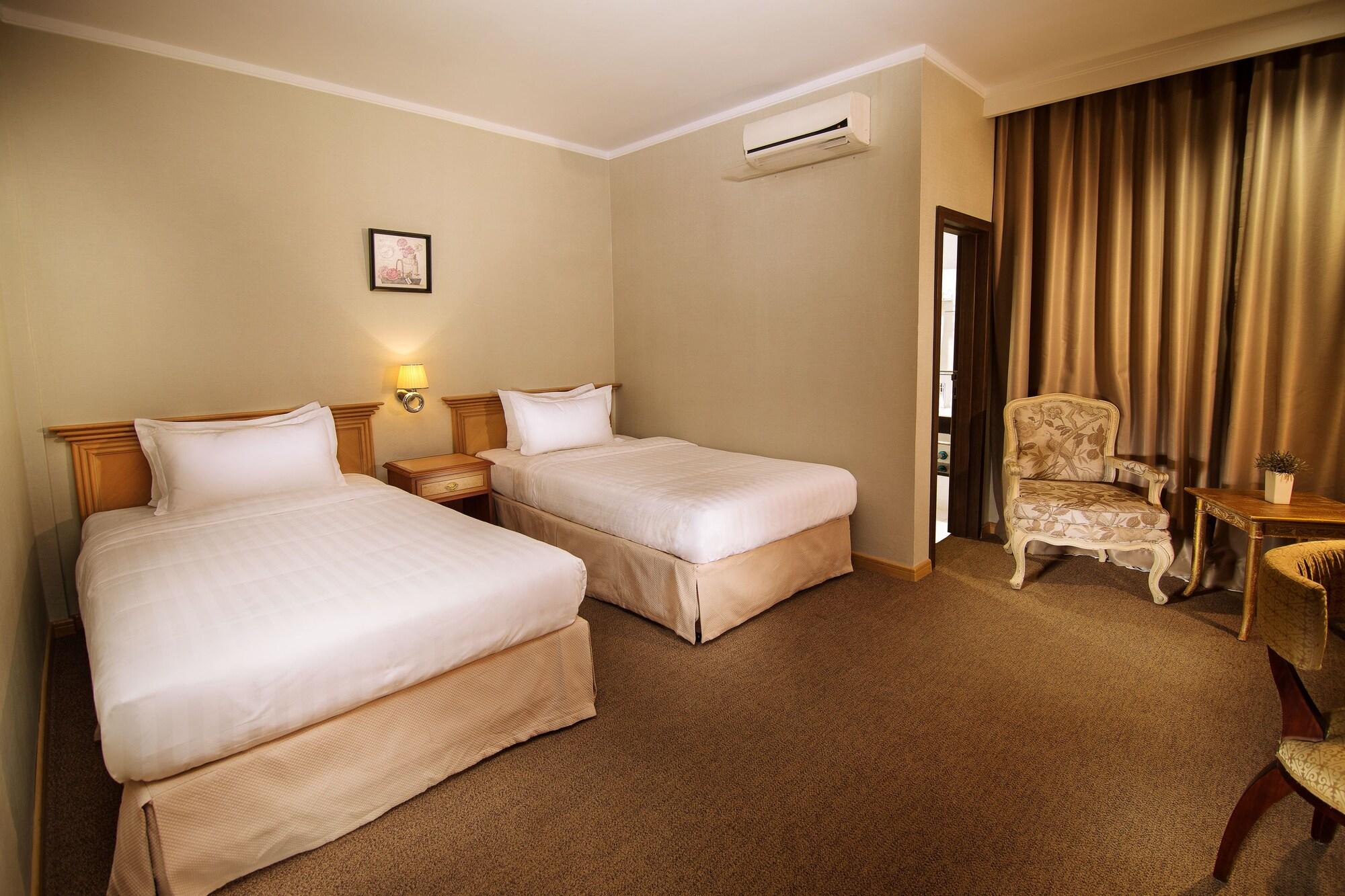 Menumbing Heritage Hotel Pangkal Pinang Exteriör bild