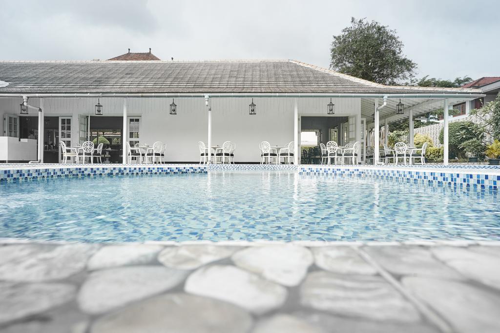 Menumbing Heritage Hotel Pangkal Pinang Exteriör bild