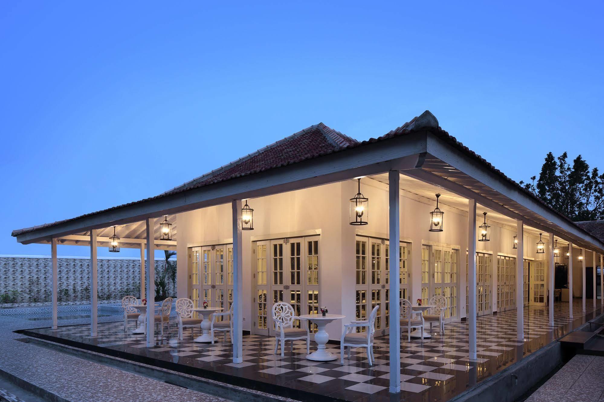 Menumbing Heritage Hotel Pangkal Pinang Exteriör bild